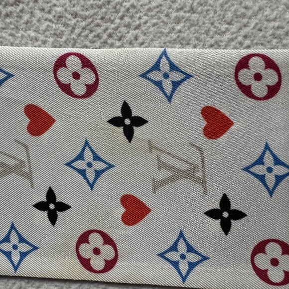 Louis Vuitton Game on Bandeau - Picture 2 of 7